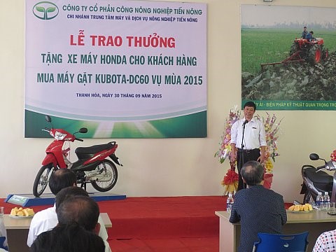 trao thưởng khách hàng